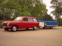 So soll es sein - Peugeot mit Rapido hinten dran.