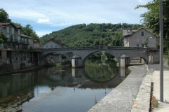 Brücke am Fluss - Auf der Fahrt vom Limousin zum Aveyron