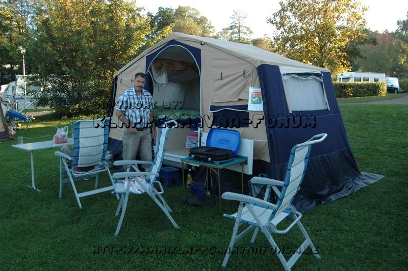 Oktoberfest - Das Camp - Klaus auf Stippvisite